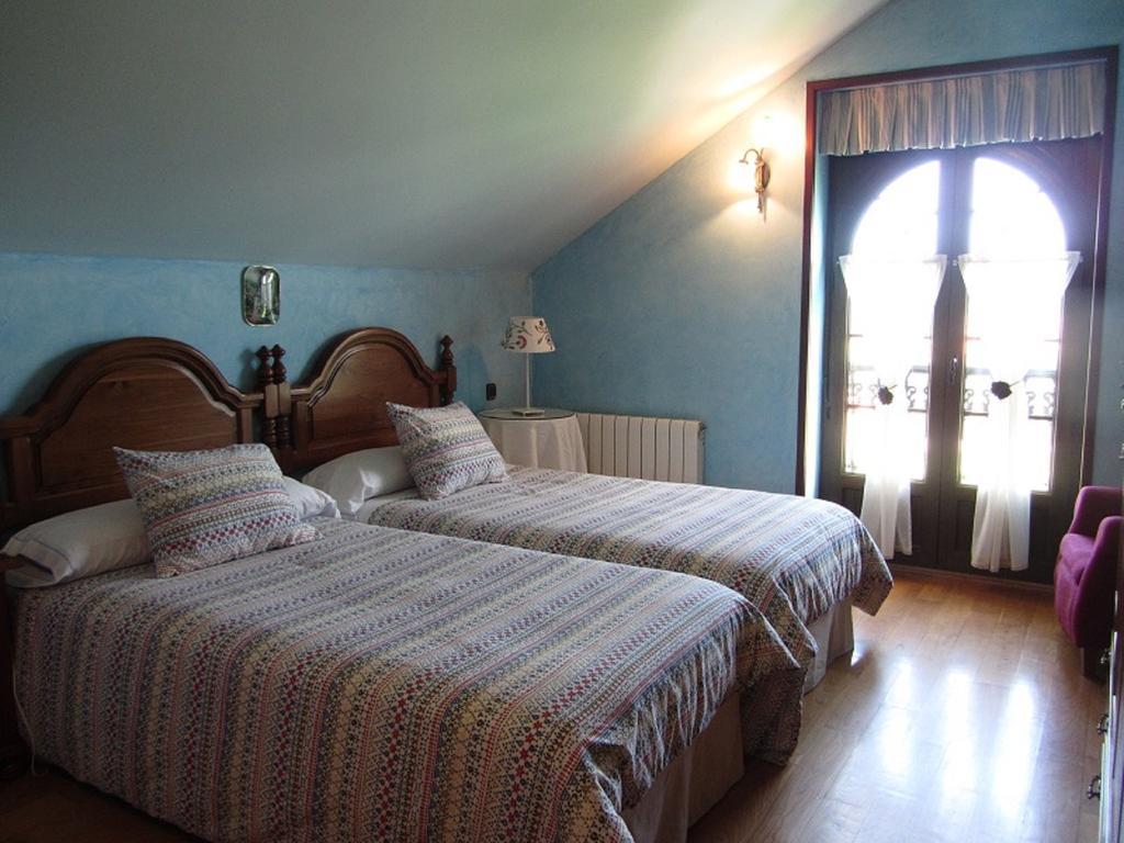 Vivienda Sampedri Βίλα Σαντιγιάνα ντελ Μαρ Δωμάτιο φωτογραφία